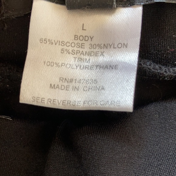 Romeo and Juliet black side stripe leggings - Picture 3 of 5